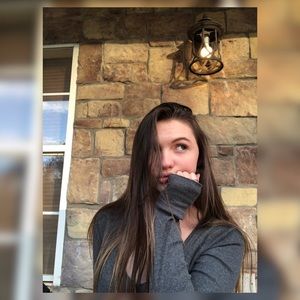 Meet your Posher, Hailey